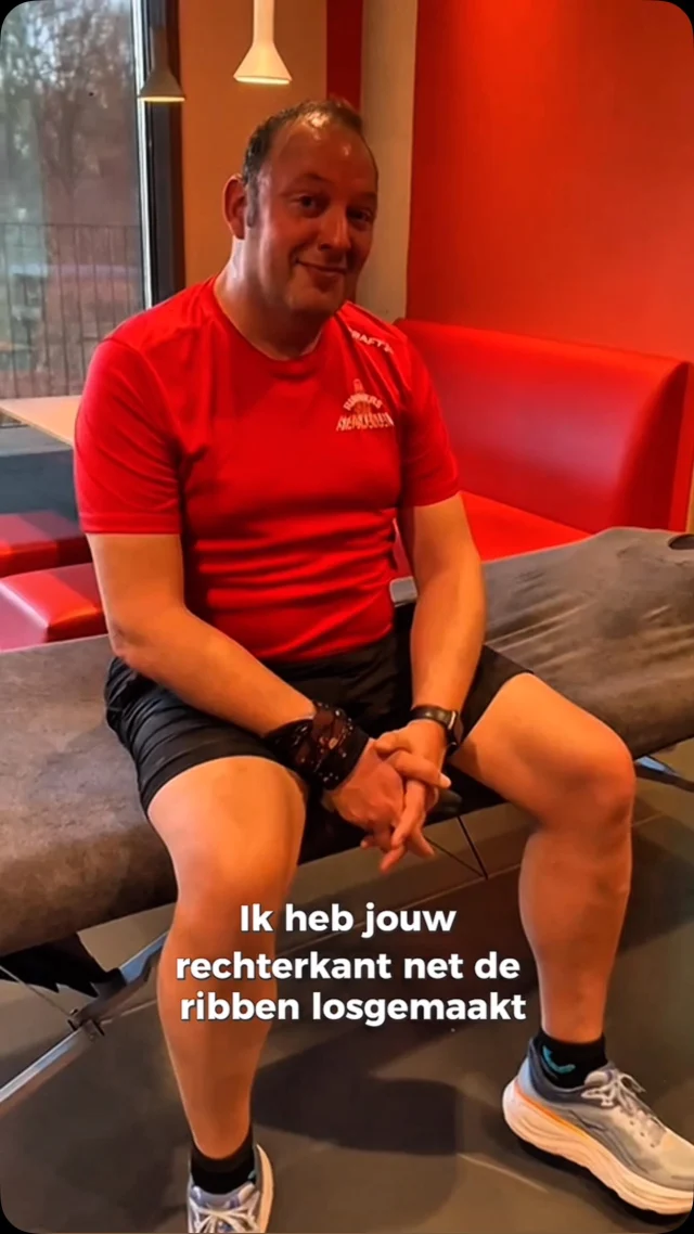 Meer bewegingsvrijheid in een paar minuten! 💪

Tijdens de hardloopclinic zagen we opnieuw hoe snel de Sylo-pen verschil kan maken! Een van de deelnemers had last van beperkte mobiliteit bij het draaien van zijn bovenlichaam. Na een korte behandeling op de ribben met de Sylo-pen merkte hij direct verbetering—hij kon veel verder draaien en voelde meer vrijheid in zijn bewegingen.

Dit laat zien hoe belangrijk het is om spieren en bindweefsel goed te onderhouden. Een kleine interventie kan een groot effect hebben op je sportprestaties en herstel! 

Wie in jouw team heeft hier baat bij? Tag ze!

#Sylopen #Sytskelohof #Bindweefsel #bindweefselmassage #massagetherapy #spierpijn #spierherstel #spieren #triggerpoints #triggerpointmassage #fysiotherapie #fysioterapeut 
#hardlooptraining #run #running #blessure #Blessurepreventie #mobiliteit  #RunningPerformance #BeweegVrij #Atletiek #Sportblessures #Sport